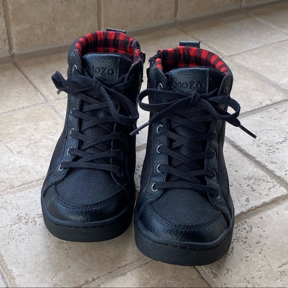 Mozo Padma Hightop Shoes For Crews 